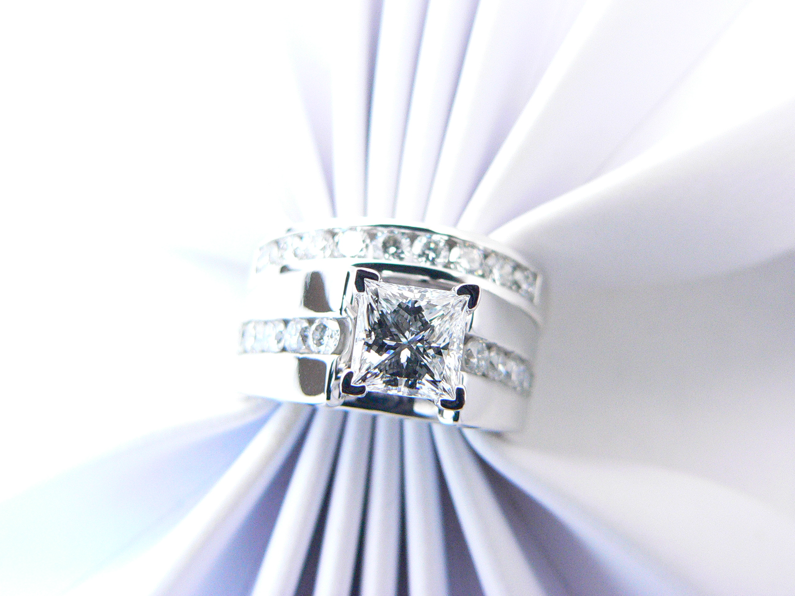 Princess Cut|Diamond Engagement Ring.