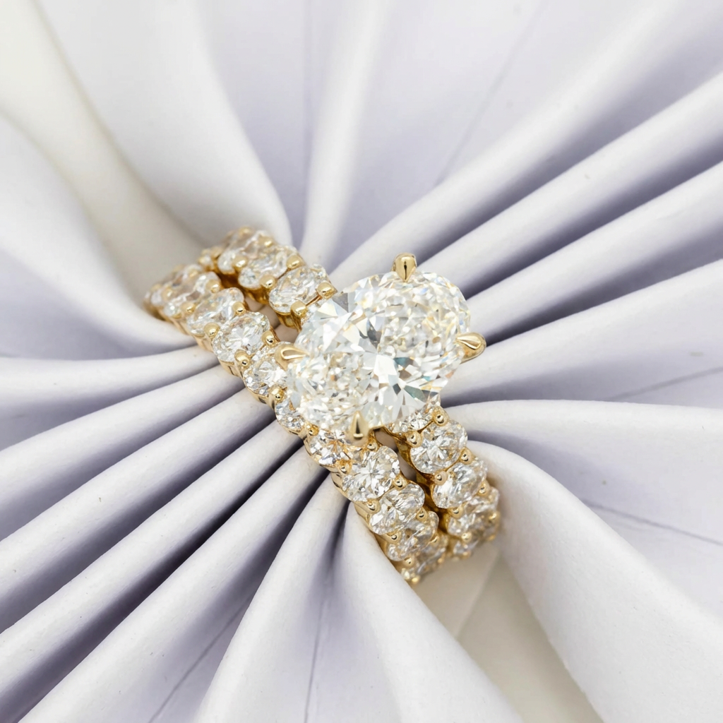 Metal & Setting Trends: Warm, Personalized & Bespoke Designs